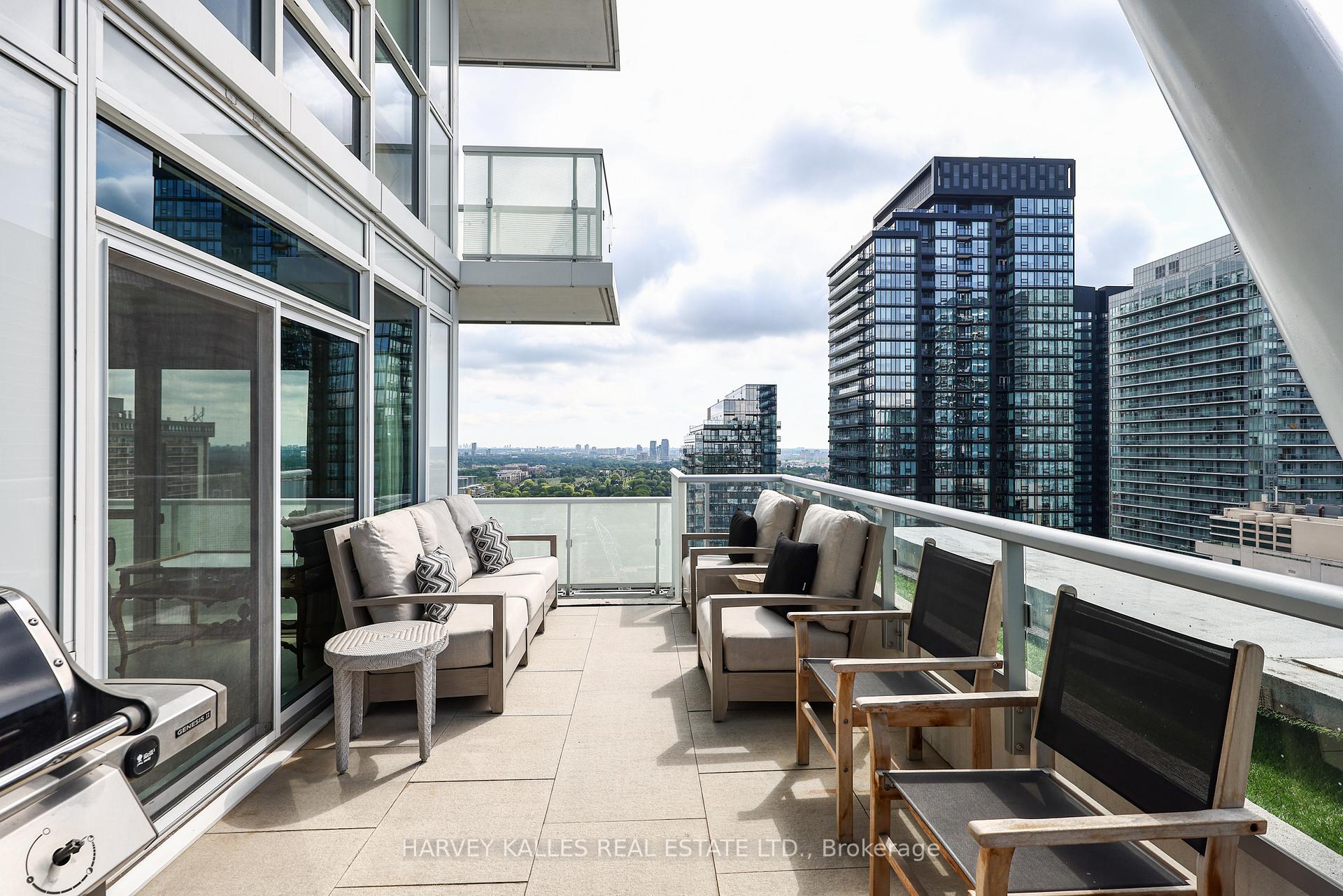 101 Erskine Avenue 2407