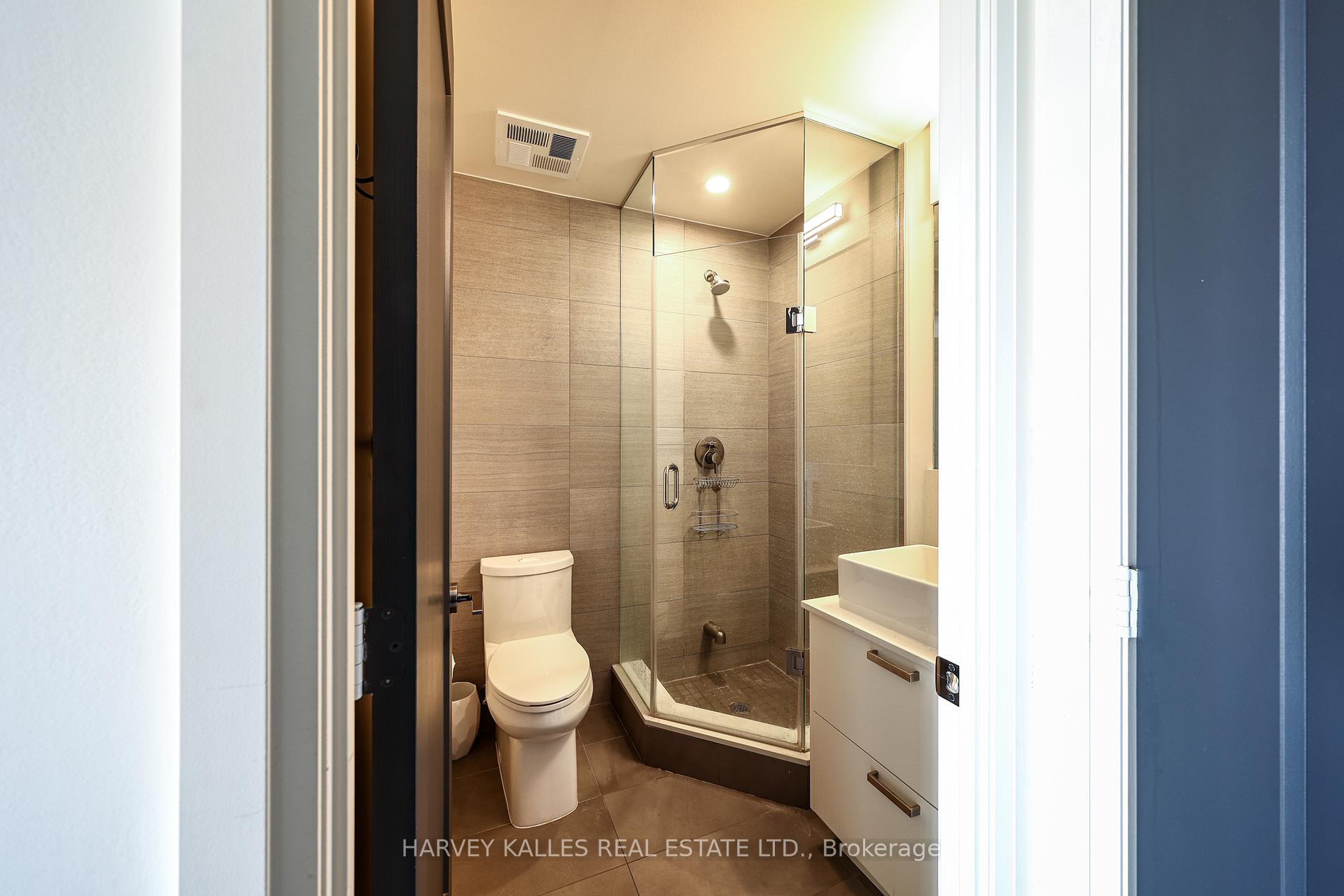 101 Erskine Avenue 2407