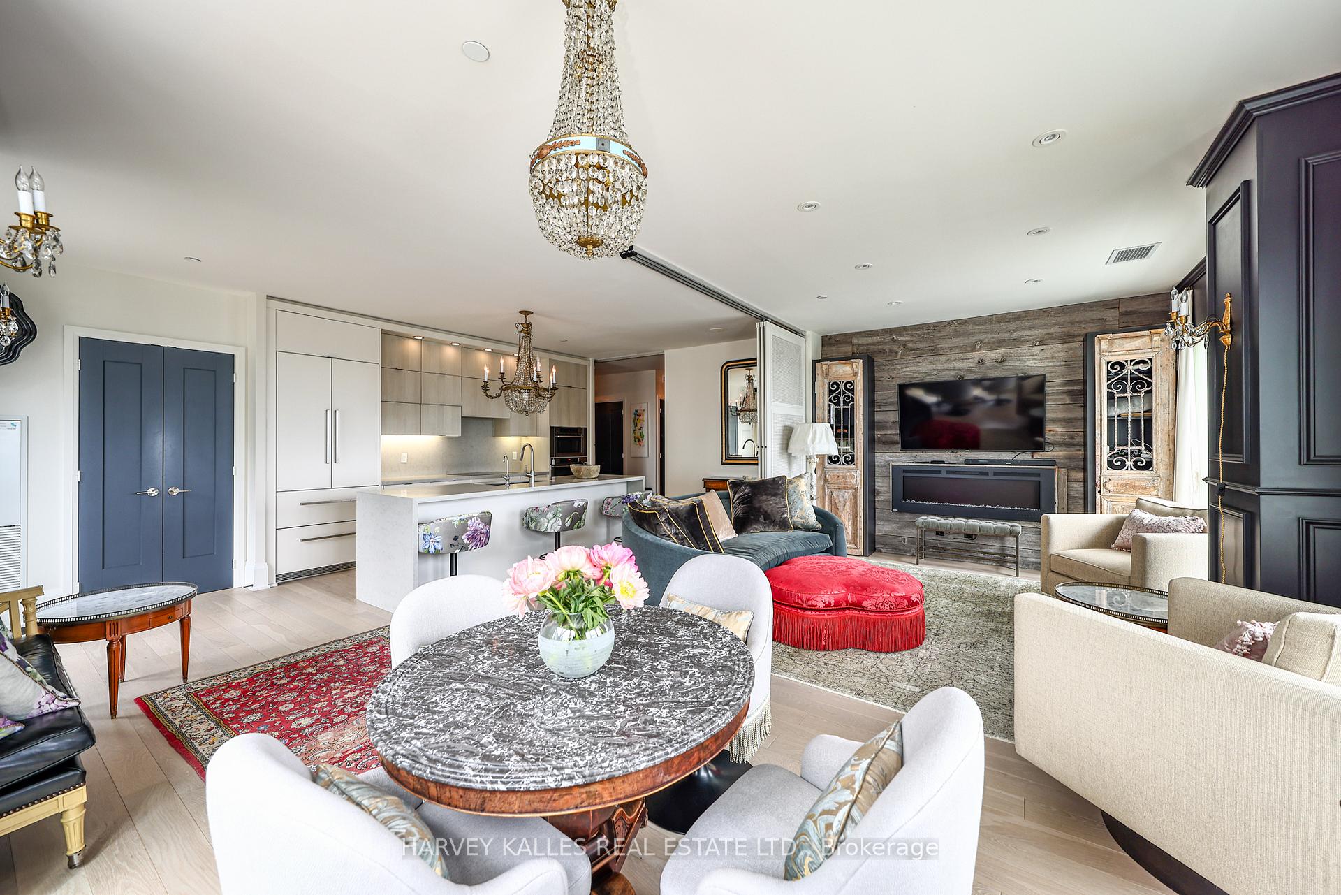 101 Erskine Avenue 2407