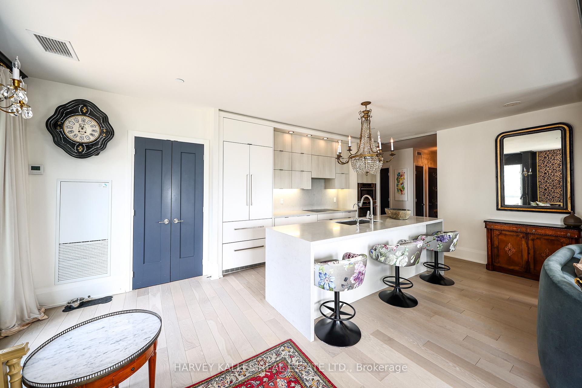 101 Erskine Avenue 2407