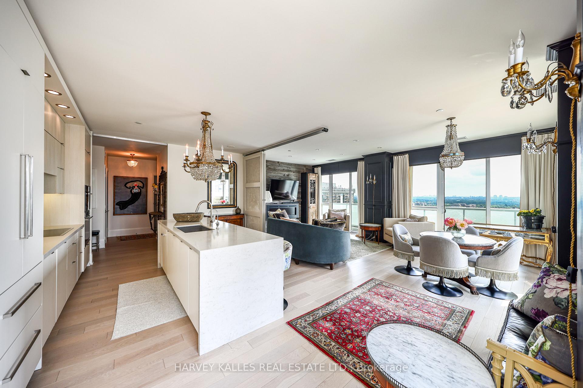 101 Erskine Avenue 2407