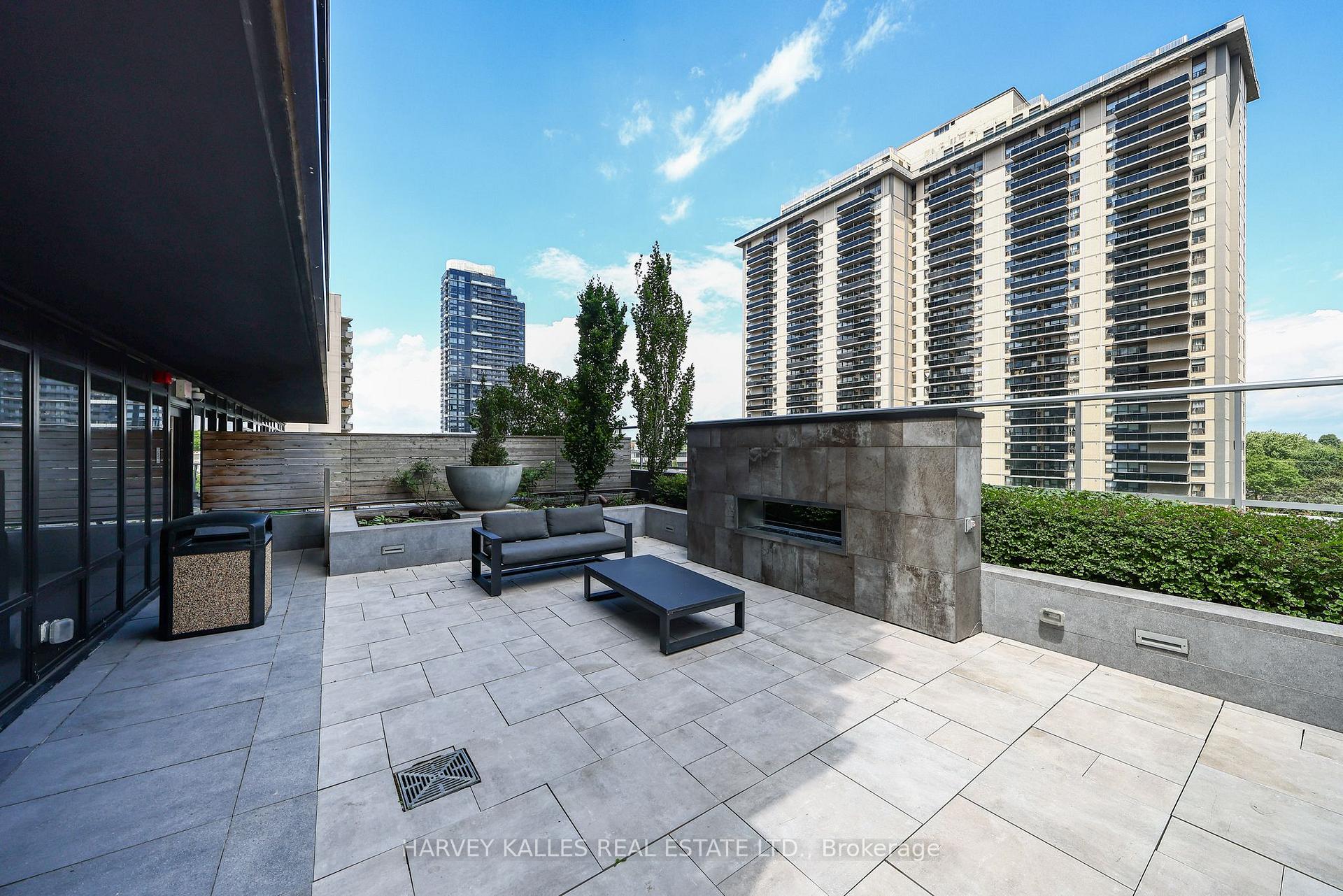 101 Erskine Avenue 2407