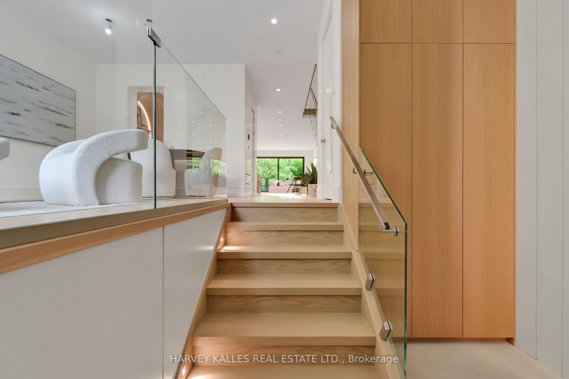 108 Heath Street W