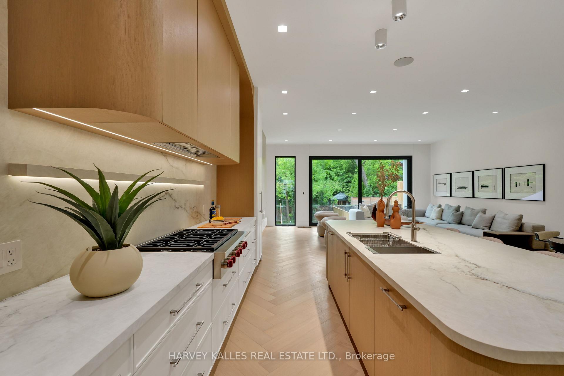 108 Heath Street W