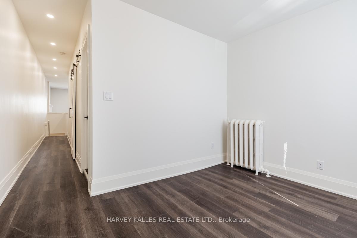 657 St Clair Avenue W Upper