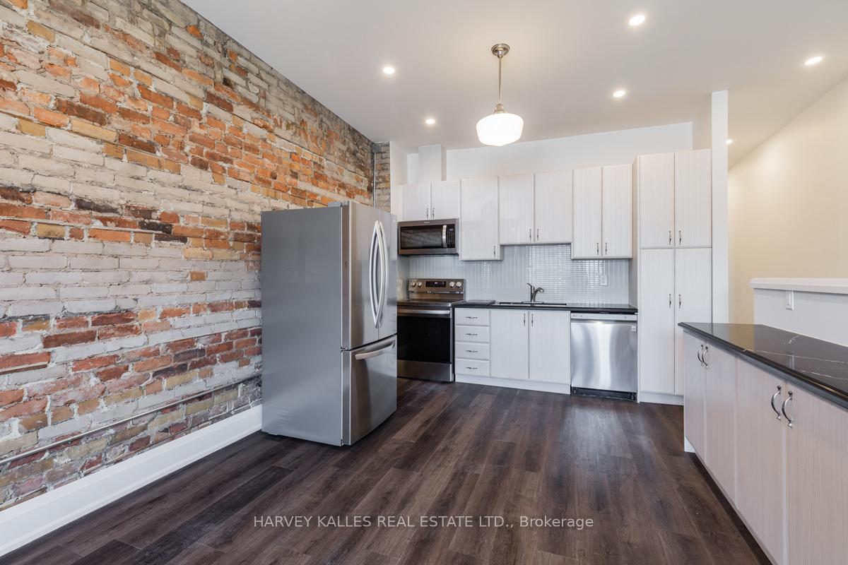 657 St Clair Avenue W Upper