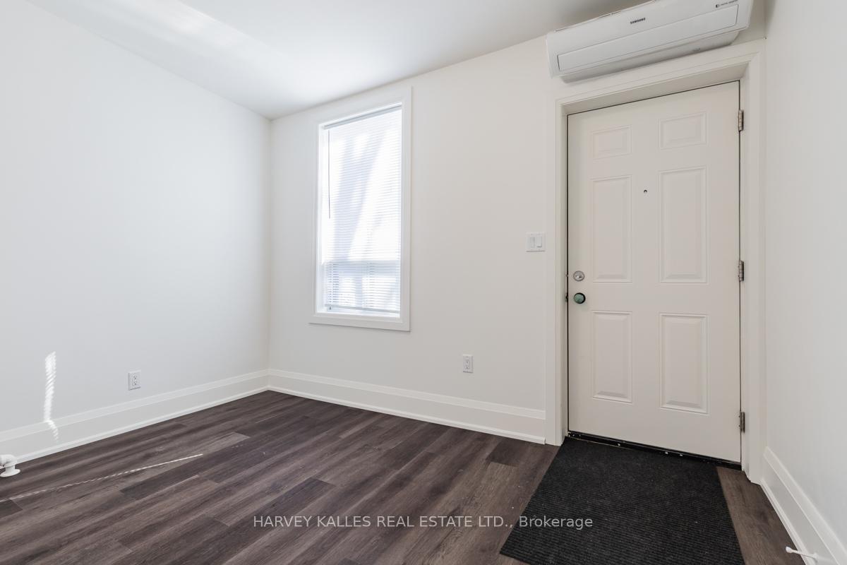 657 St Clair Avenue W Upper