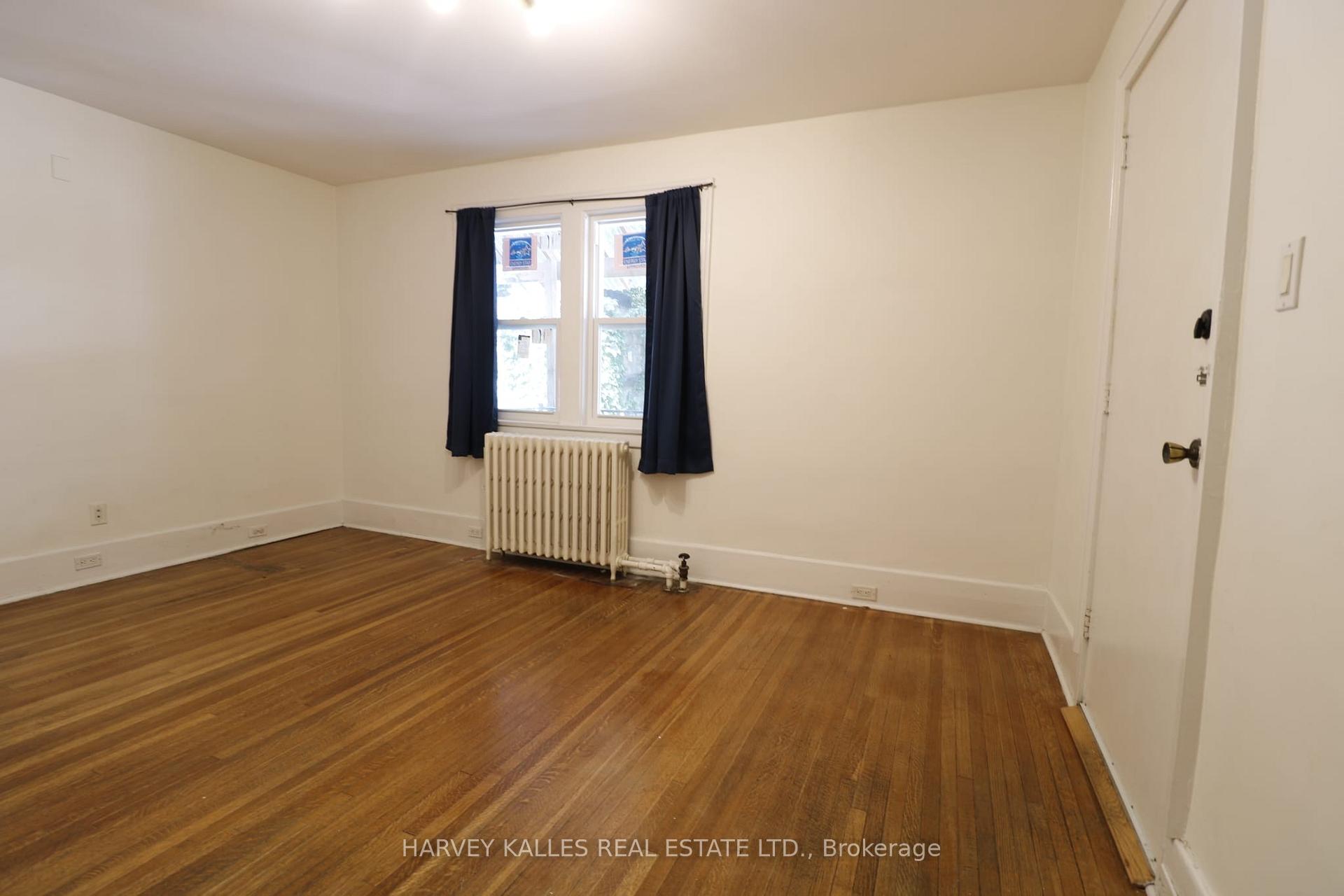 6 Poplar Plains Crescent Main, Toronto Unit: Main