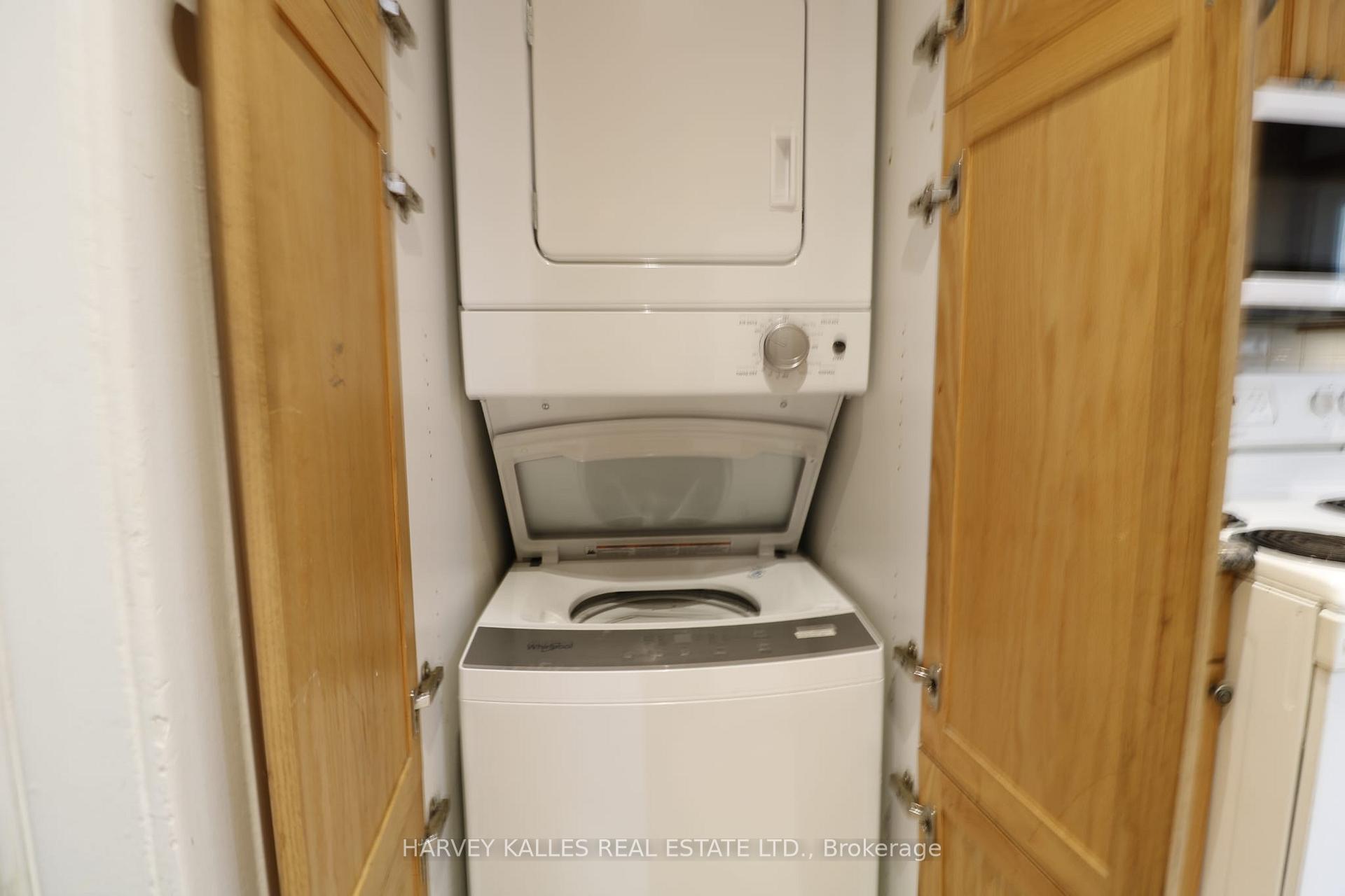 6 Poplar Plains Crescent Main, Toronto Unit: Main