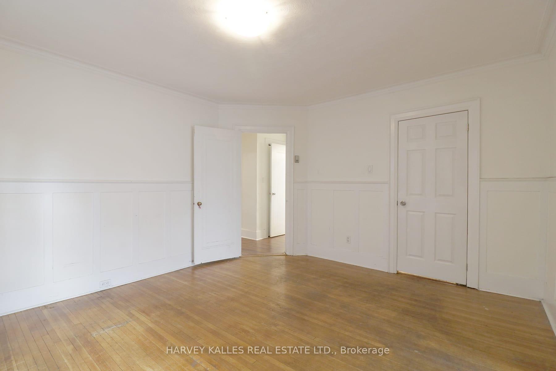 6 Poplar Plains Crescent Main, Toronto Unit: Main