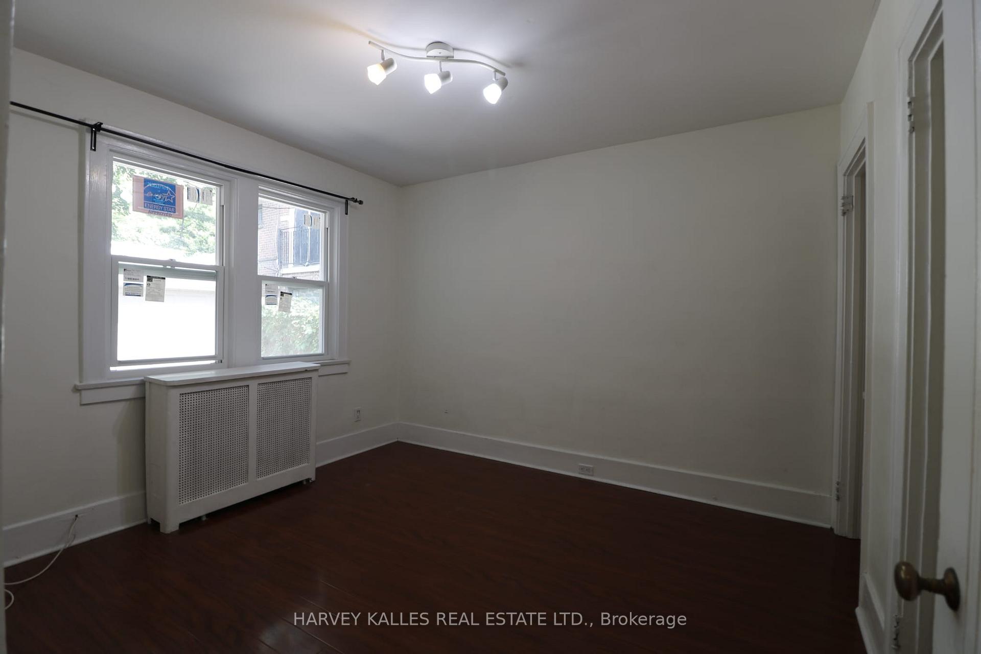 6 Poplar Plains Crescent Main, Toronto Unit: Main