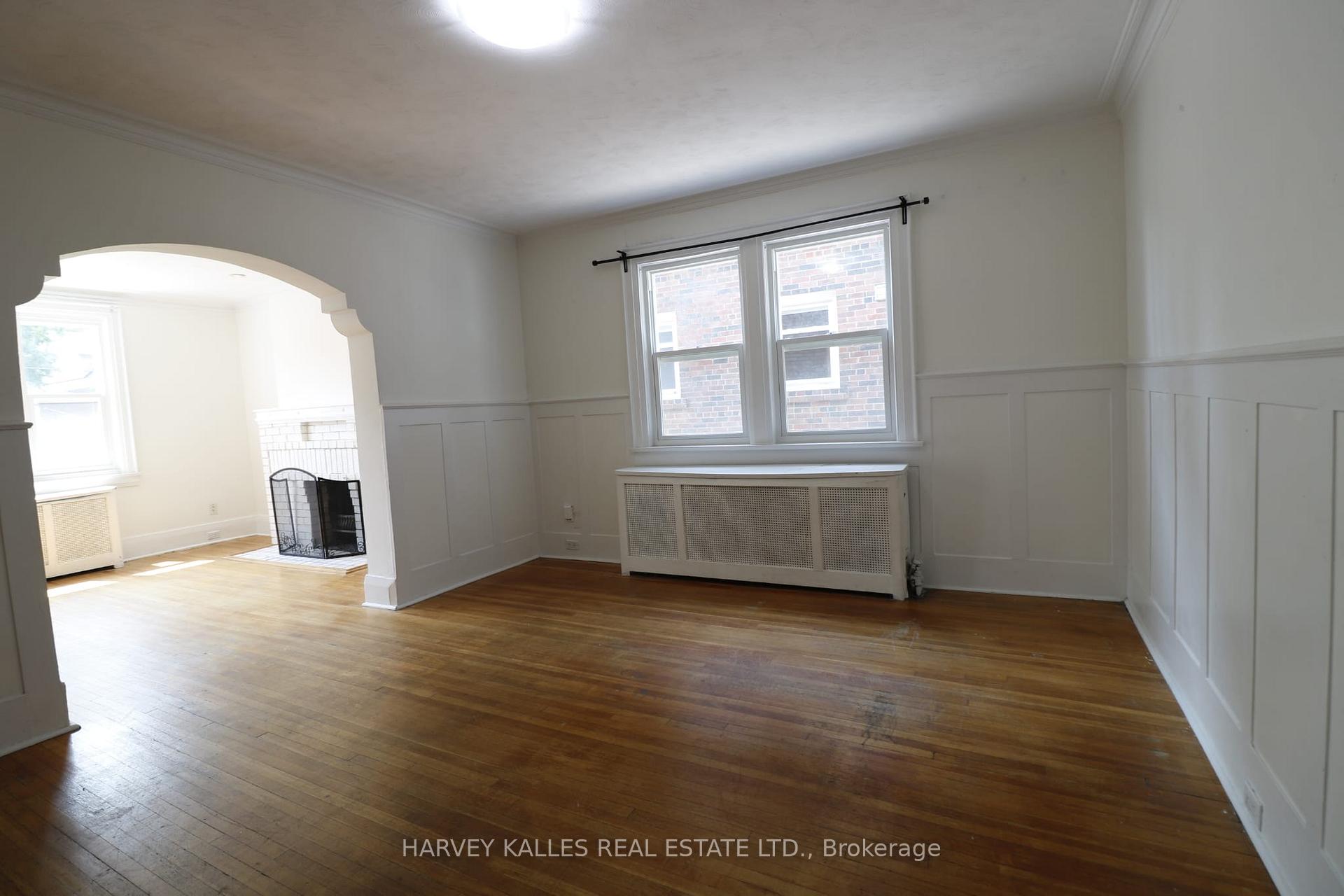 6 Poplar Plains Crescent Main, Toronto Unit: Main