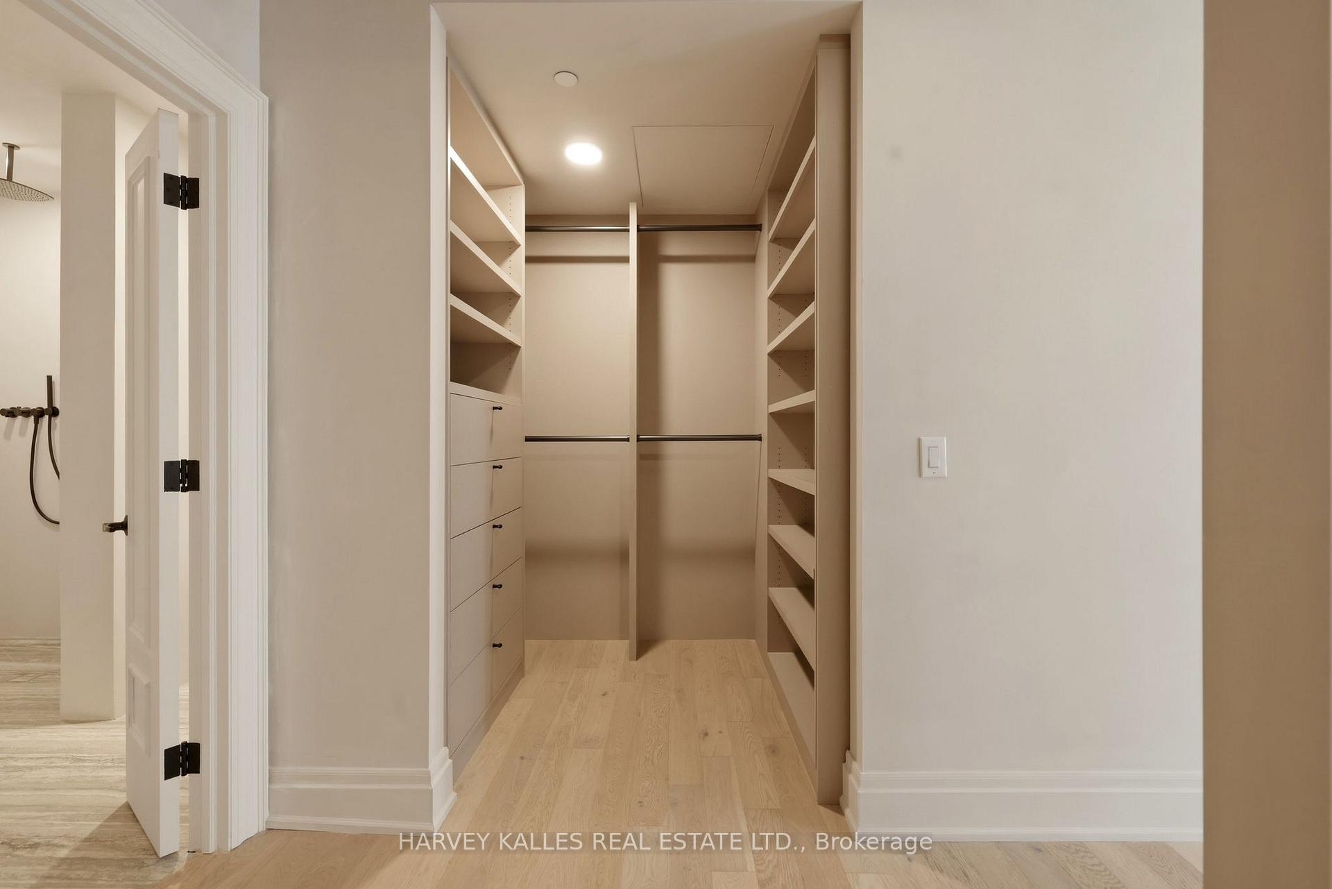 1 Forest Hill Road 4, Toronto Unit: 4