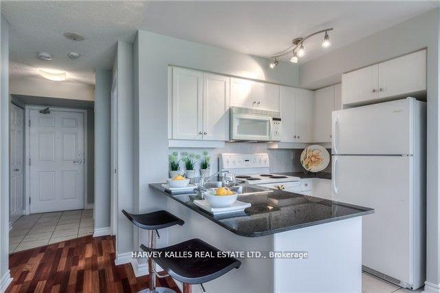 19 Barberry Place W 703, Toronto Unit: 703