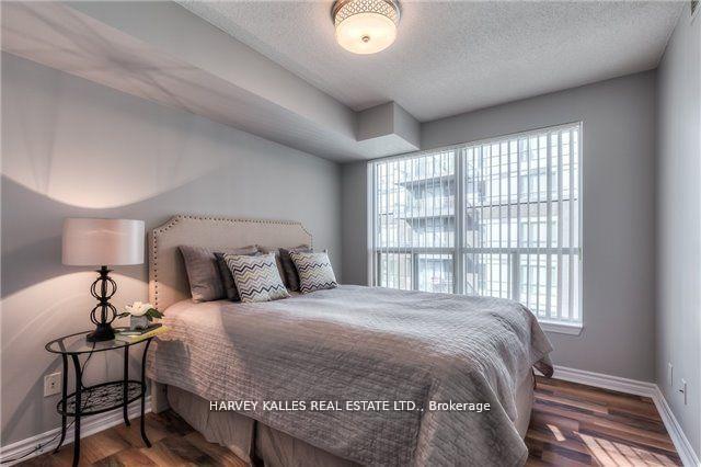 19 Barberry Place W 703, Toronto Unit: 703