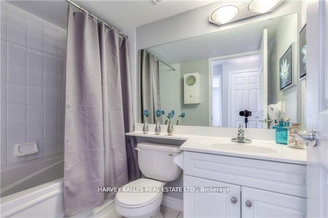19 Barberry Place W 703, Toronto Unit: 703