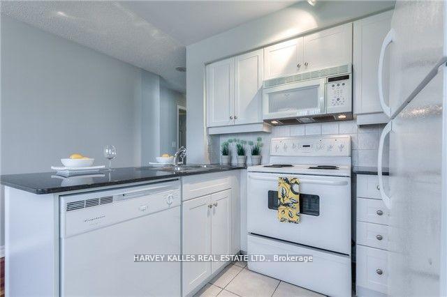 19 Barberry Place W 703, Toronto Unit: 703