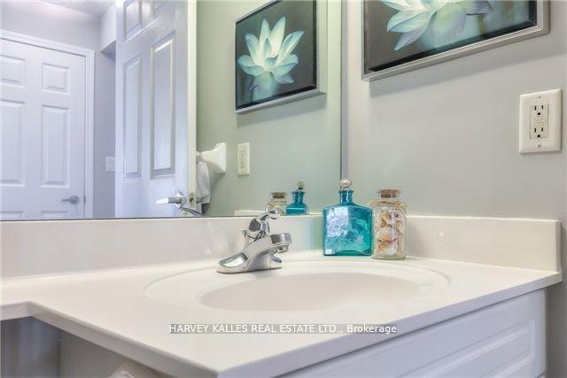 19 Barberry Place W 703, Toronto Unit: 703
