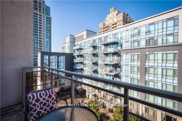 19 Barberry Place W 703, Toronto Unit: 703