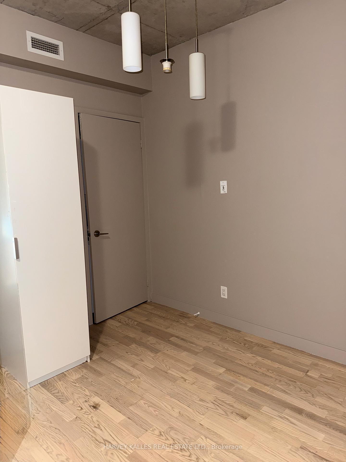 25 Oxley Street 304, Toronto Unit: 304