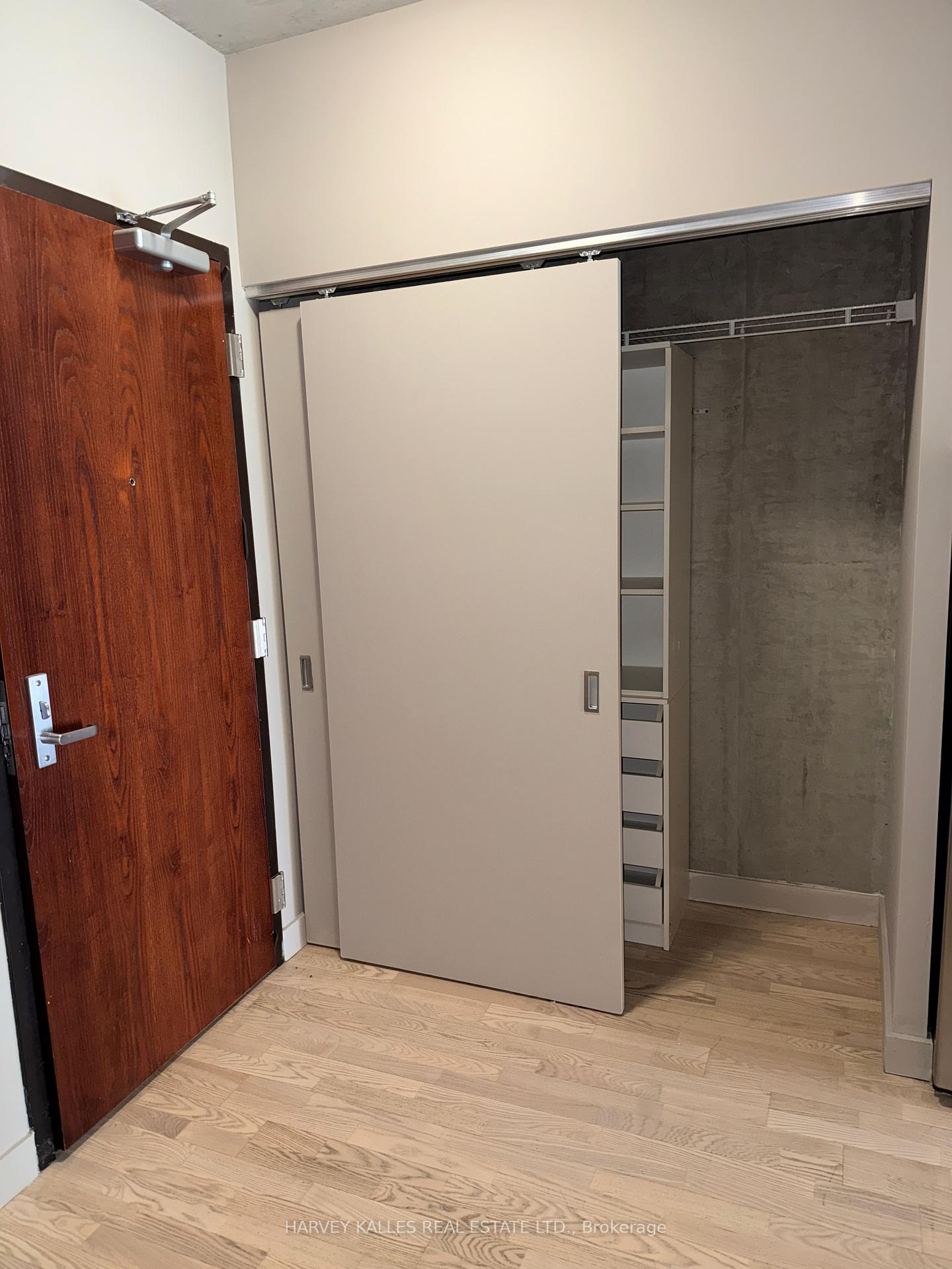 25 Oxley Street 304, Toronto Unit: 304