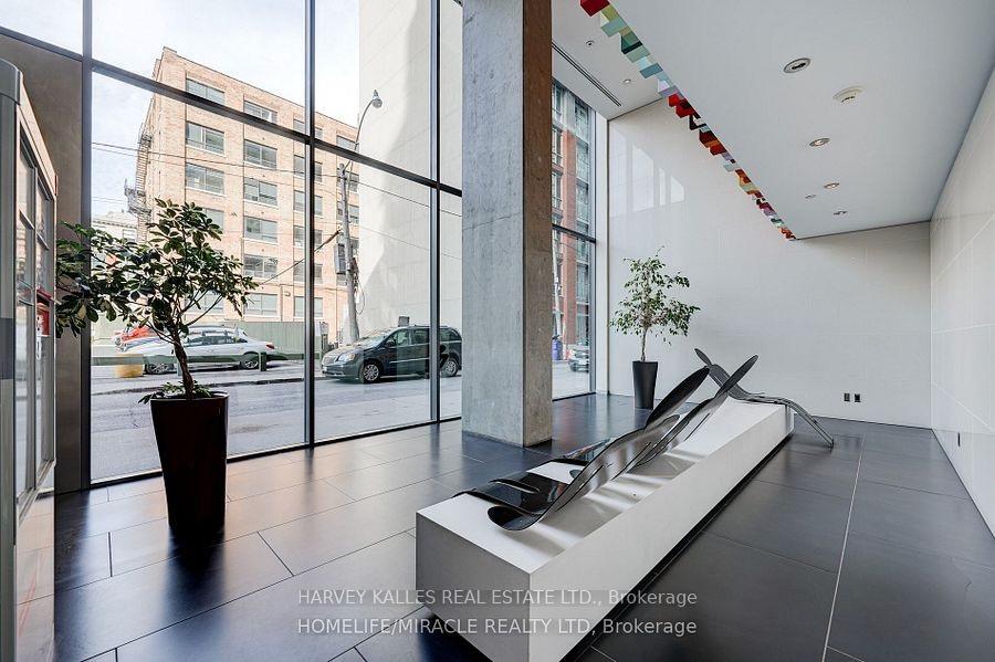 25 Oxley Street 304, Toronto Unit: 304