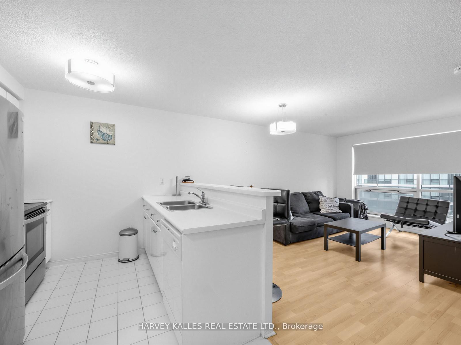 10 Yonge Street 705, Toronto Unit: 705