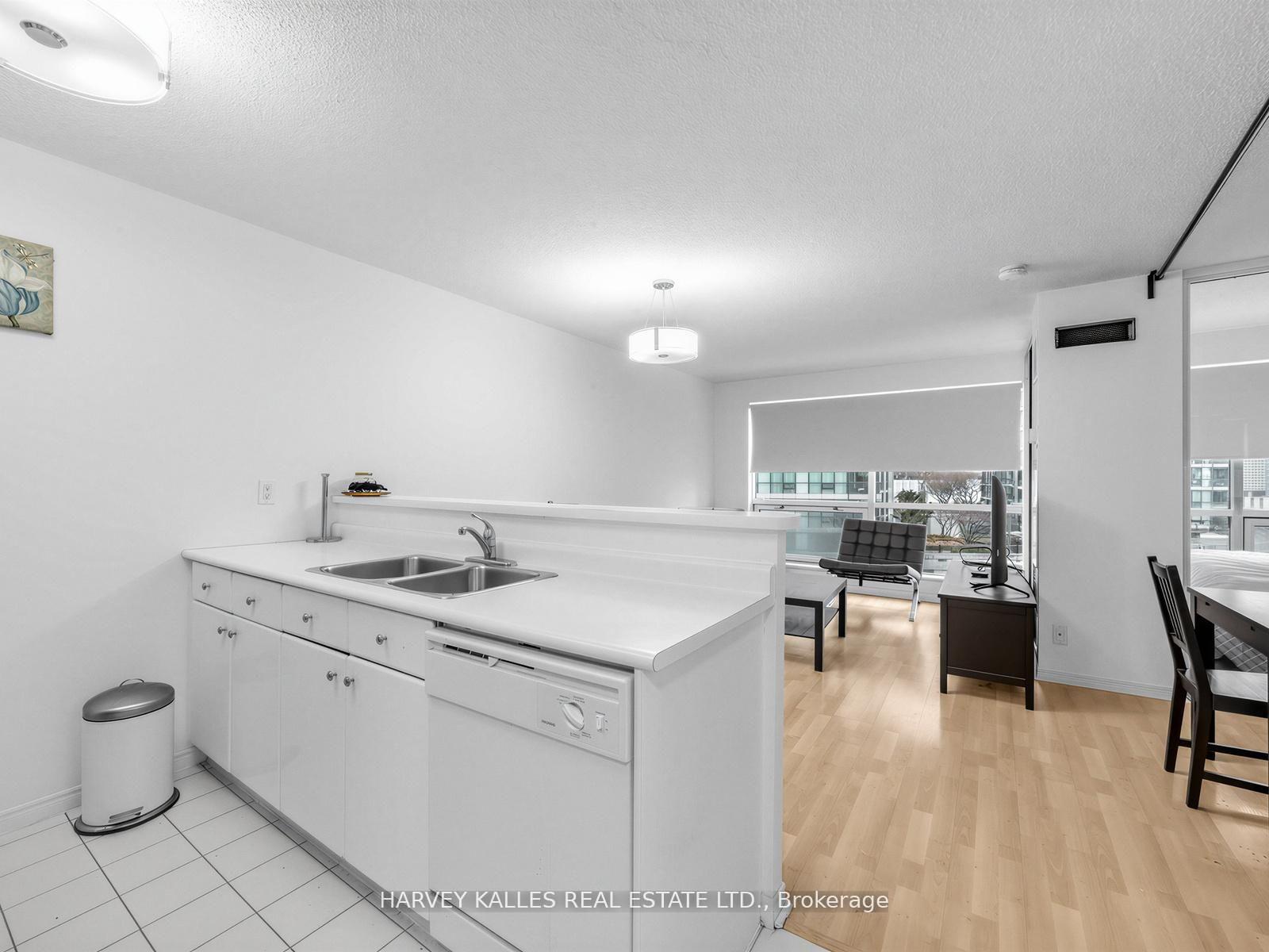 10 Yonge Street 705, Toronto Unit: 705