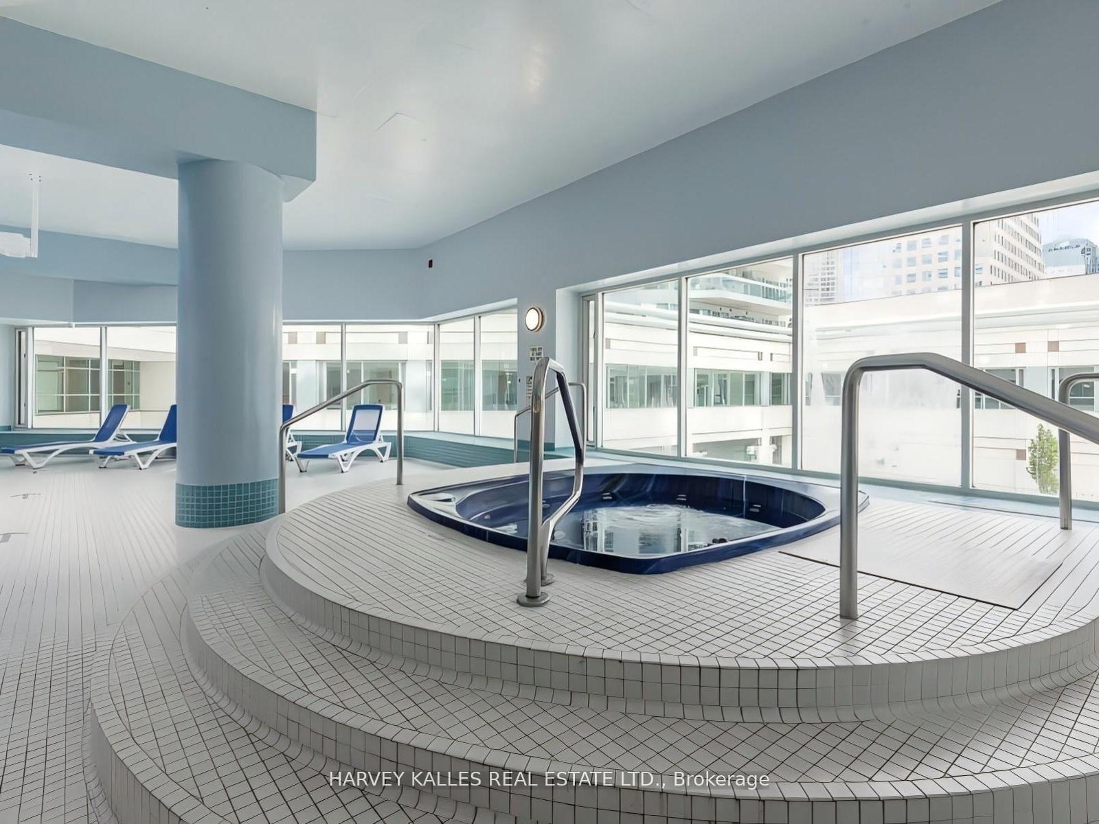 10 Yonge Street 705, Toronto Unit: 705