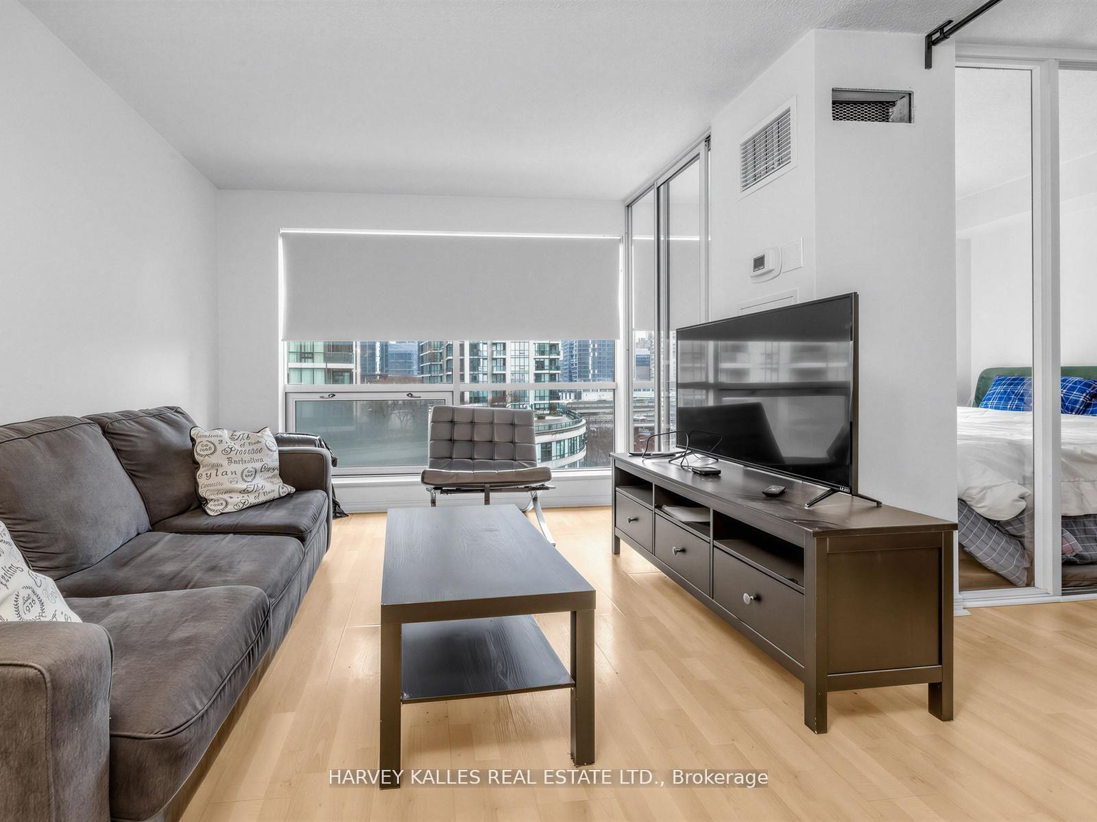 10 Yonge Street 705, Toronto Unit: 705