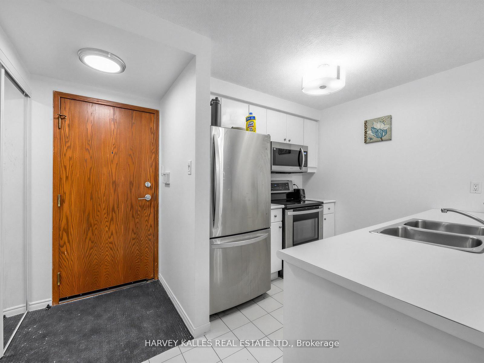 10 Yonge Street 705, Toronto Unit: 705