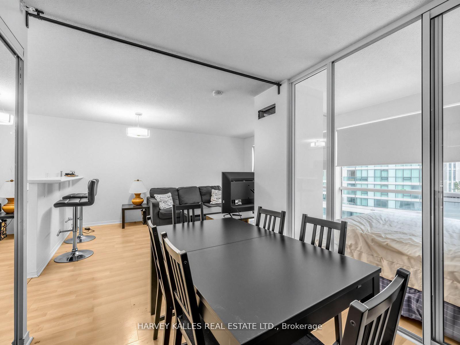10 Yonge Street 705, Toronto Unit: 705