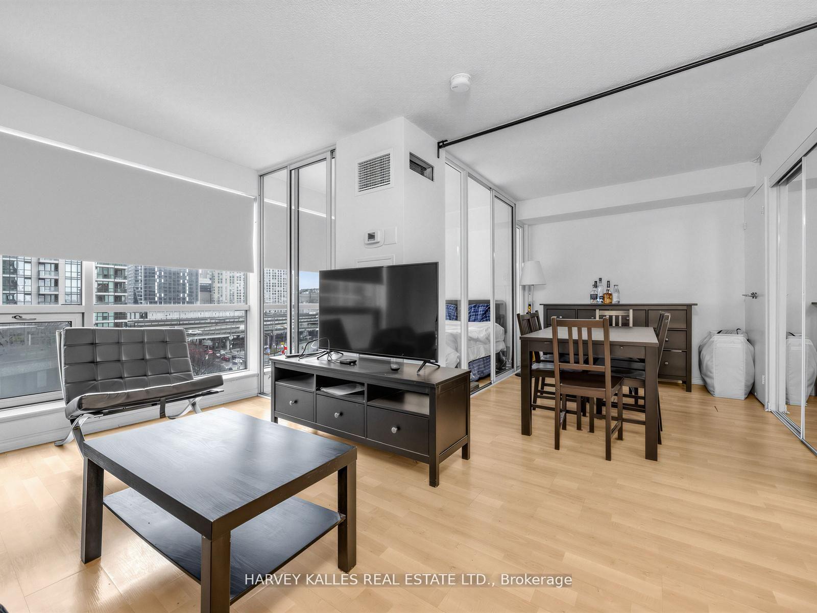10 Yonge Street 705, Toronto Unit: 705