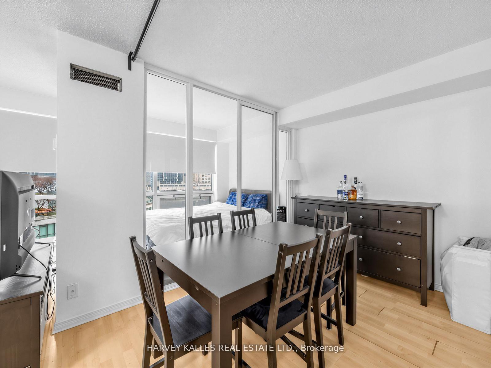 10 Yonge Street 705, Toronto Unit: 705