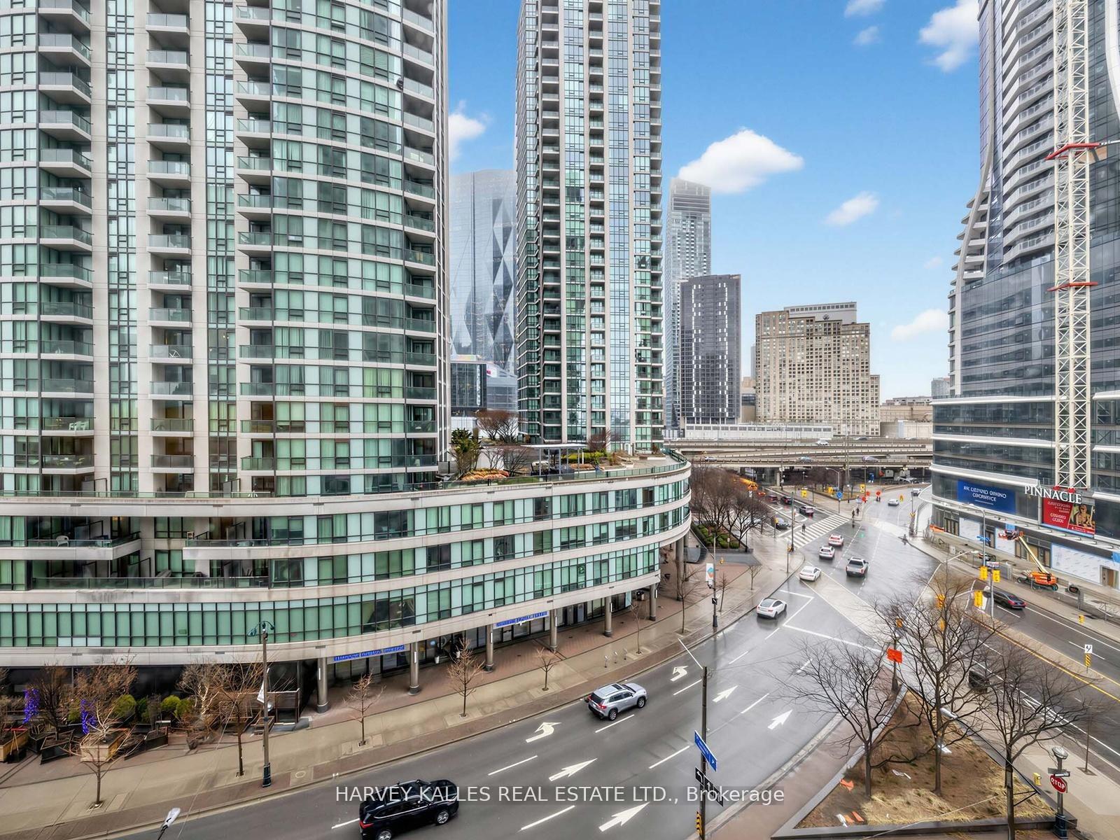 10 Yonge Street 705, Toronto Unit: 705