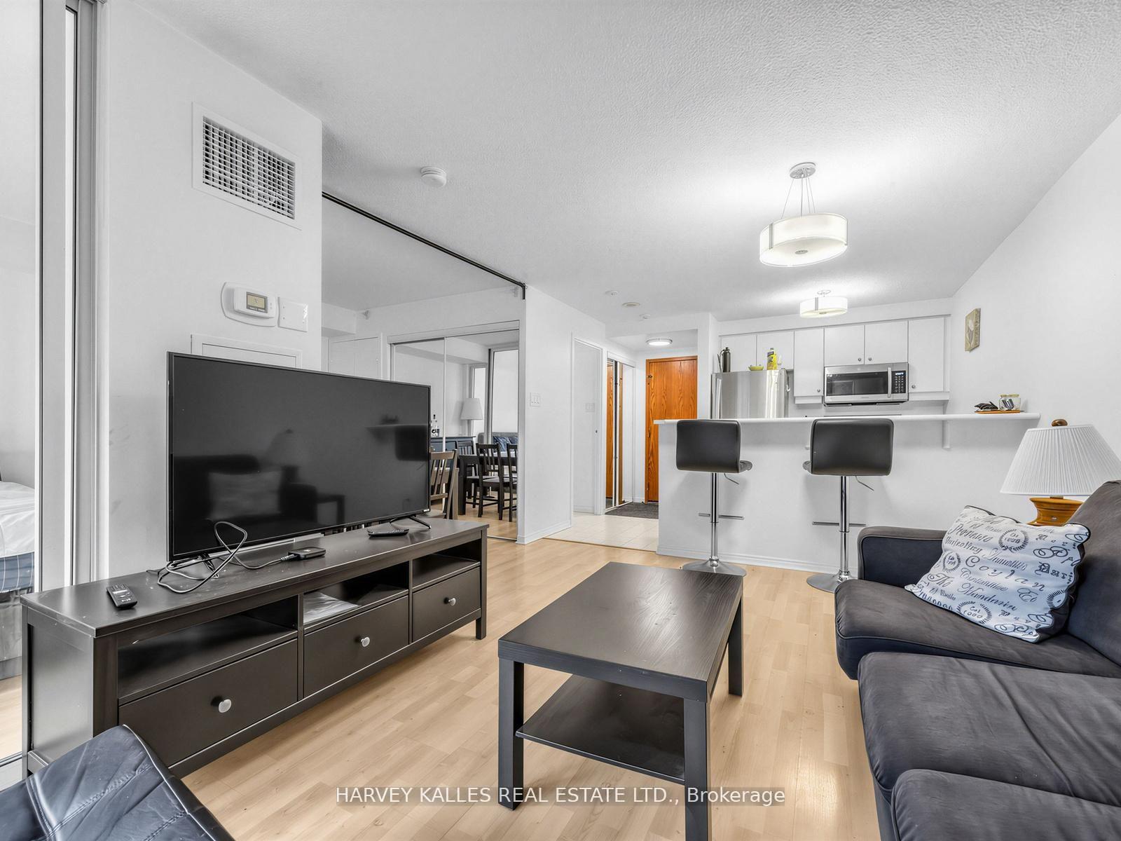 10 Yonge Street 705, Toronto Unit: 705