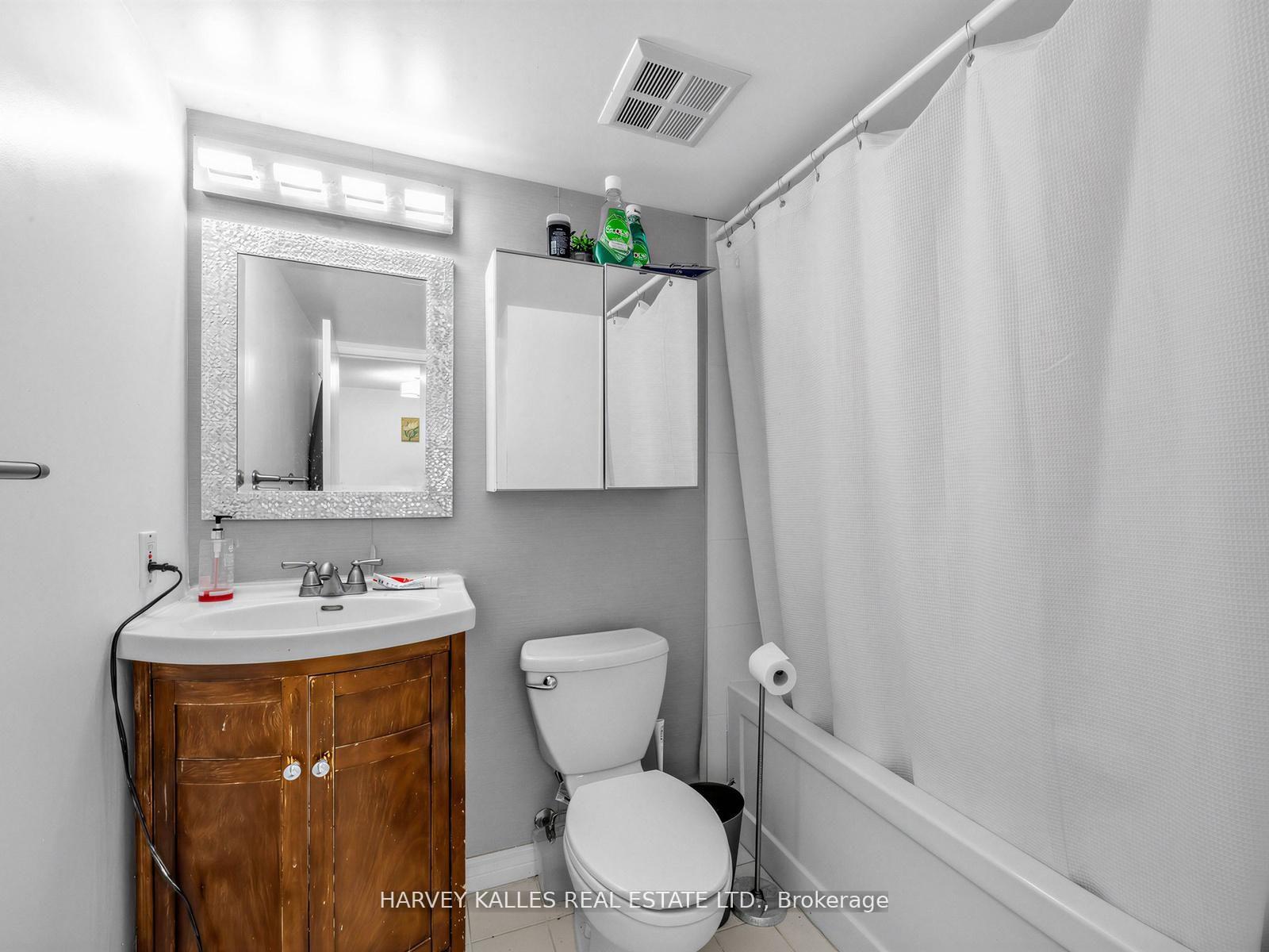 10 Yonge Street 705, Toronto Unit: 705