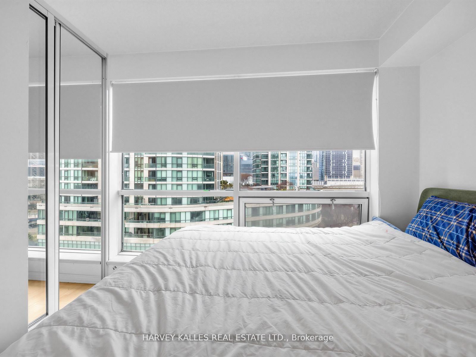 10 Yonge Street 705, Toronto Unit: 705