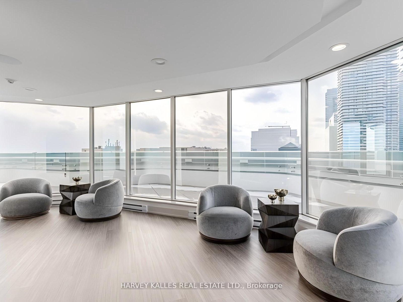 10 Yonge Street 705, Toronto Unit: 705