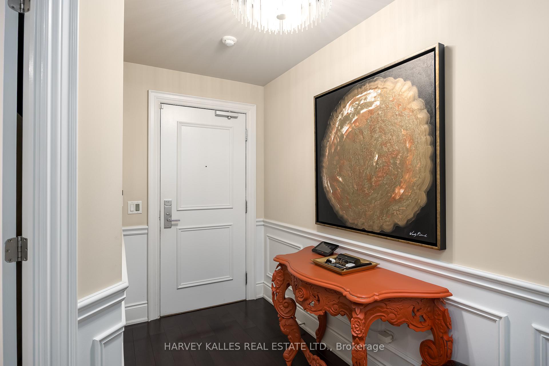 1717 Avenue Road 205, Toronto Unit: 205