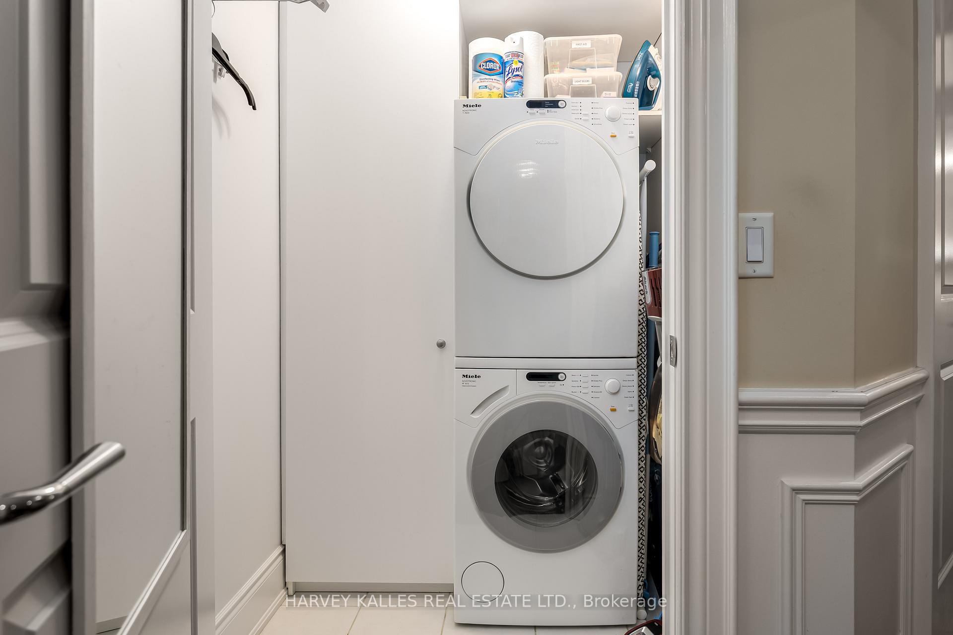 1717 Avenue Road 205, Toronto Unit: 205
