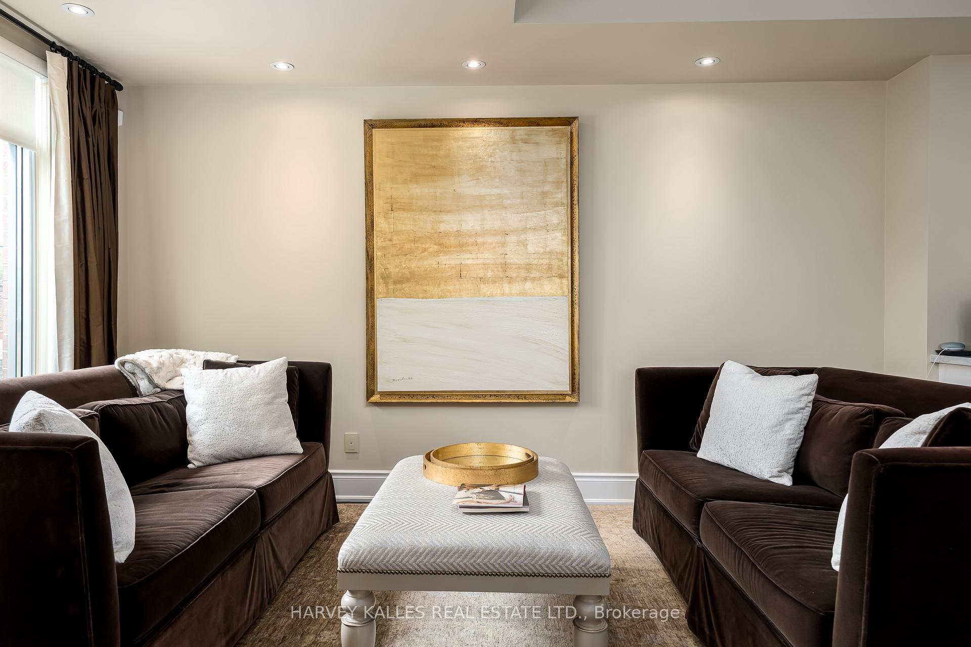 1717 Avenue Road 205, Toronto Unit: 205