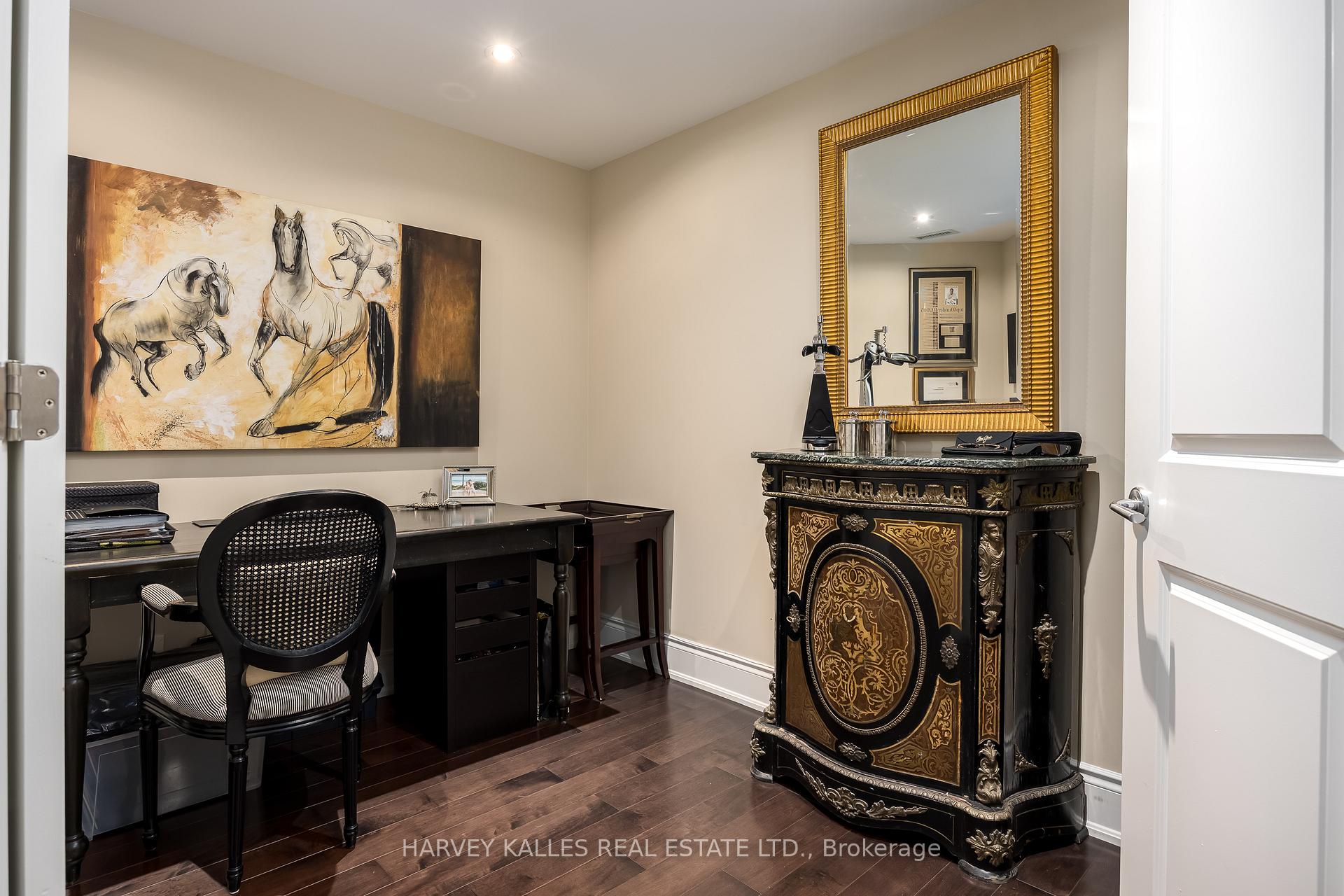 1717 Avenue Road 205, Toronto Unit: 205