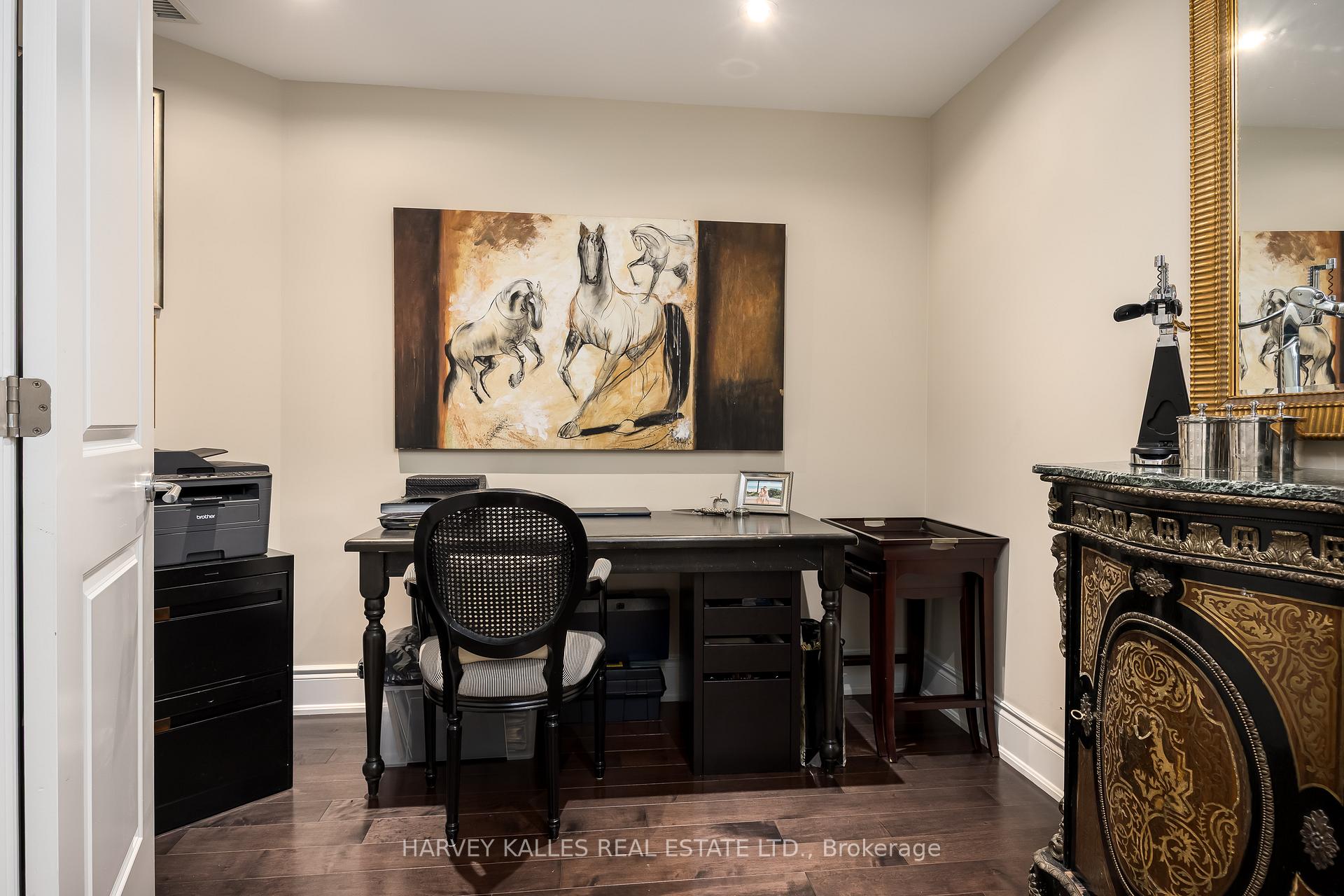 1717 Avenue Road 205, Toronto Unit: 205
