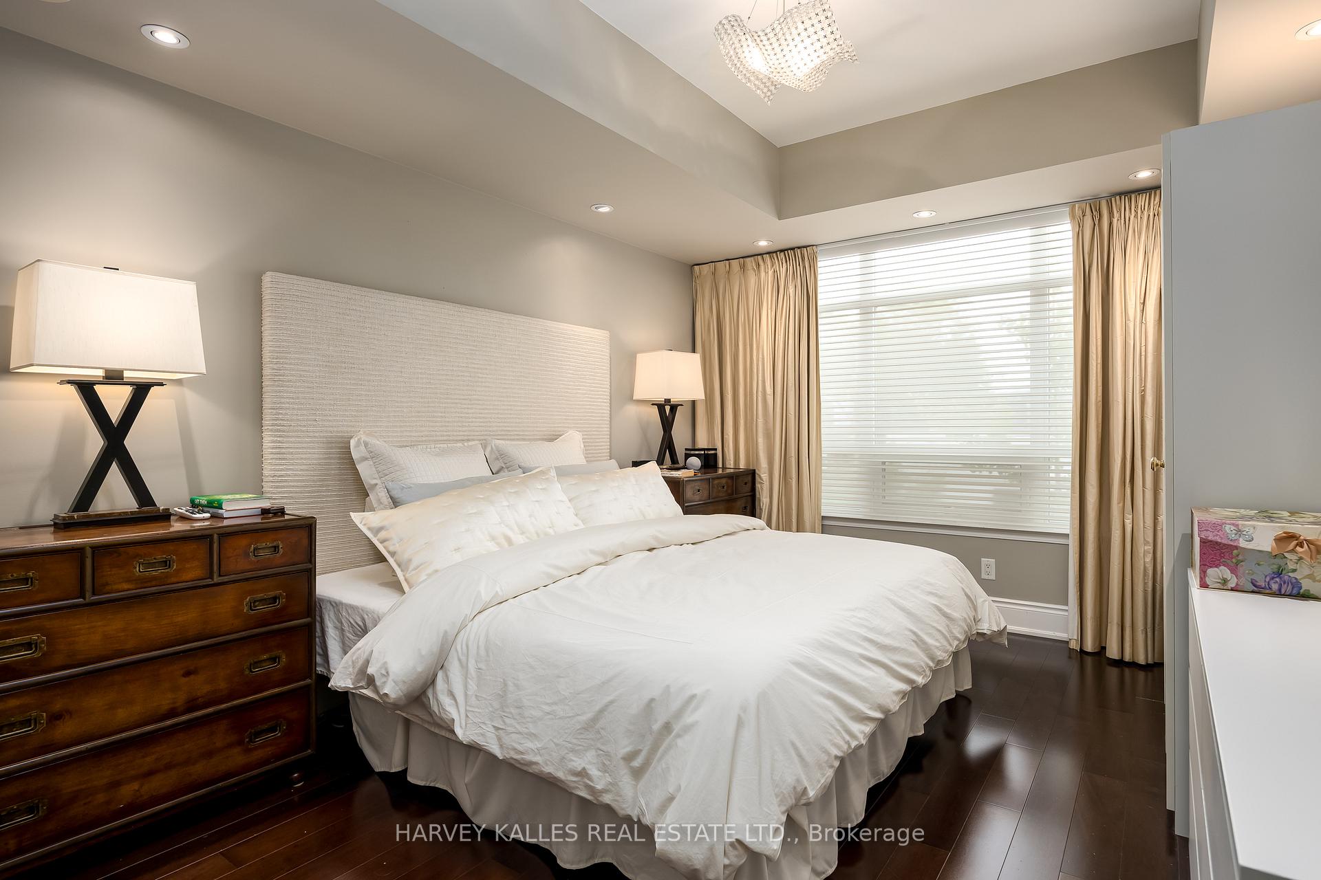 1717 Avenue Road 205, Toronto Unit: 205