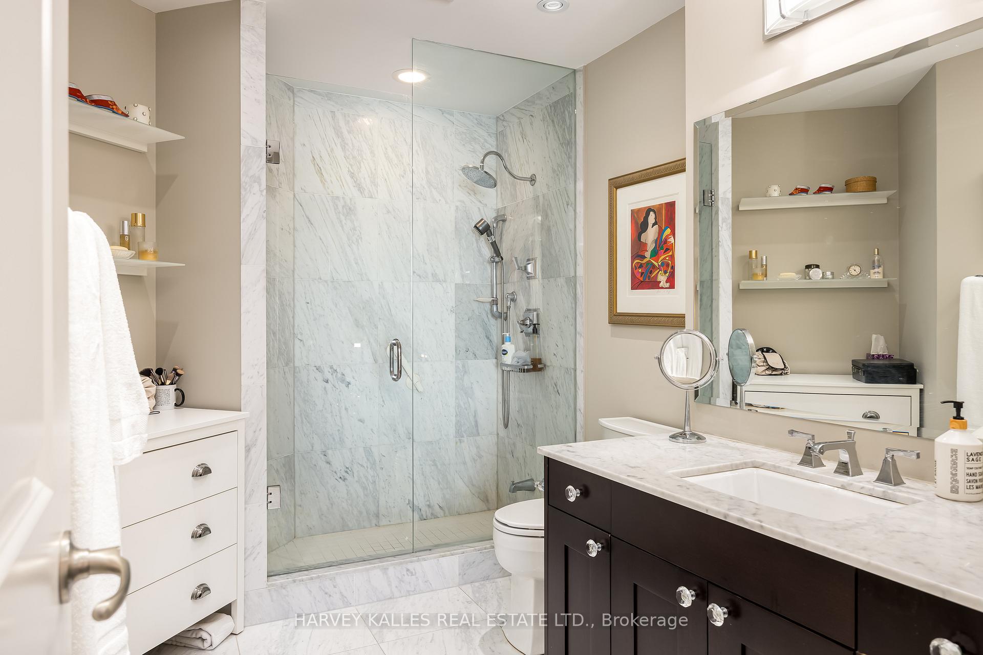1717 Avenue Road 205, Toronto Unit: 205