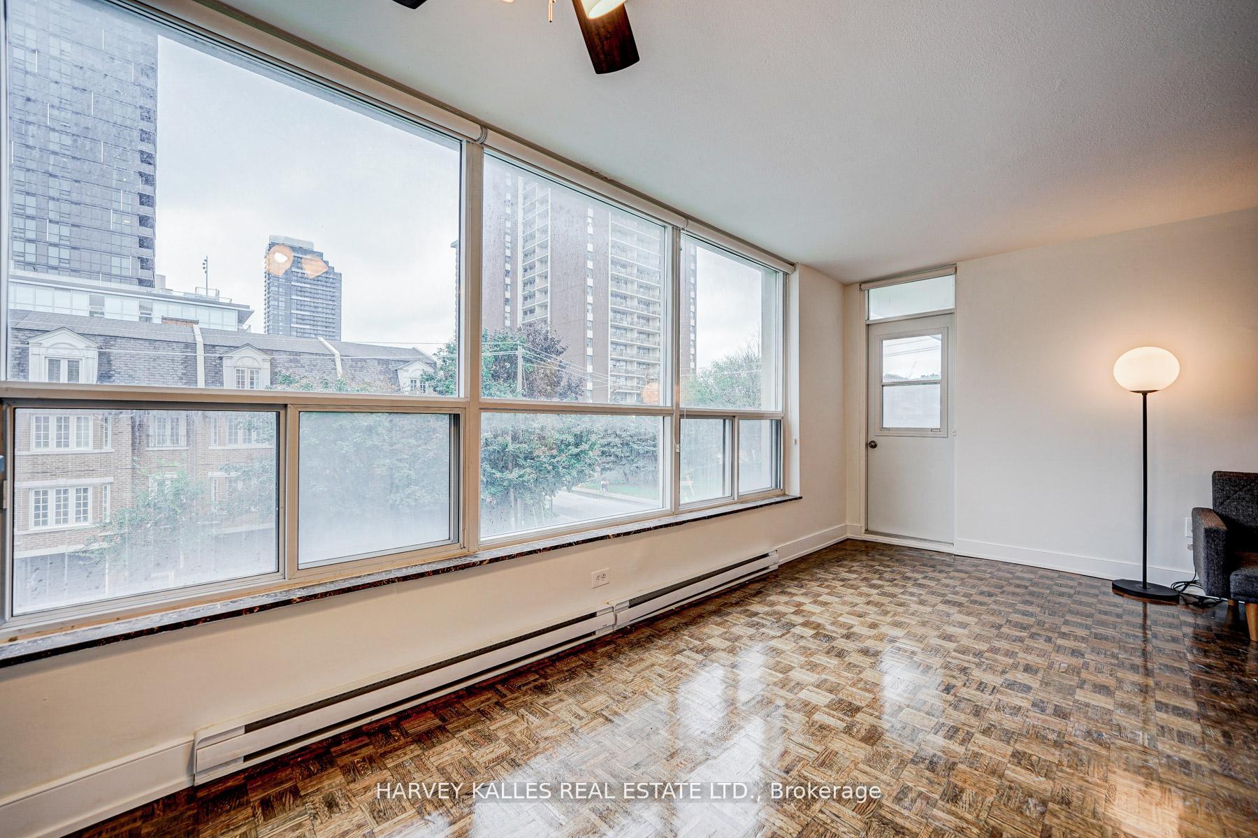 133 Erskine Avenue 301, Toronto Unit: 301