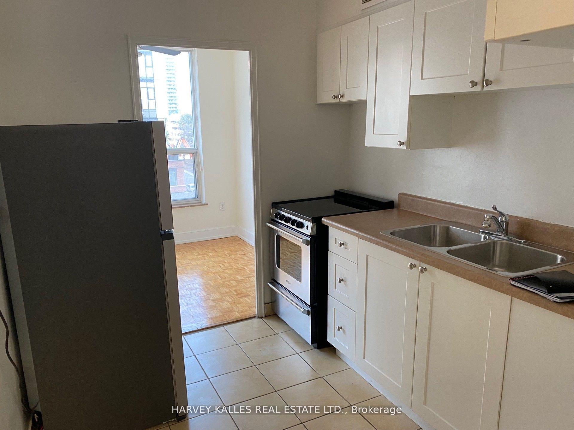 133 Erskine Avenue 301, Toronto Unit: 301