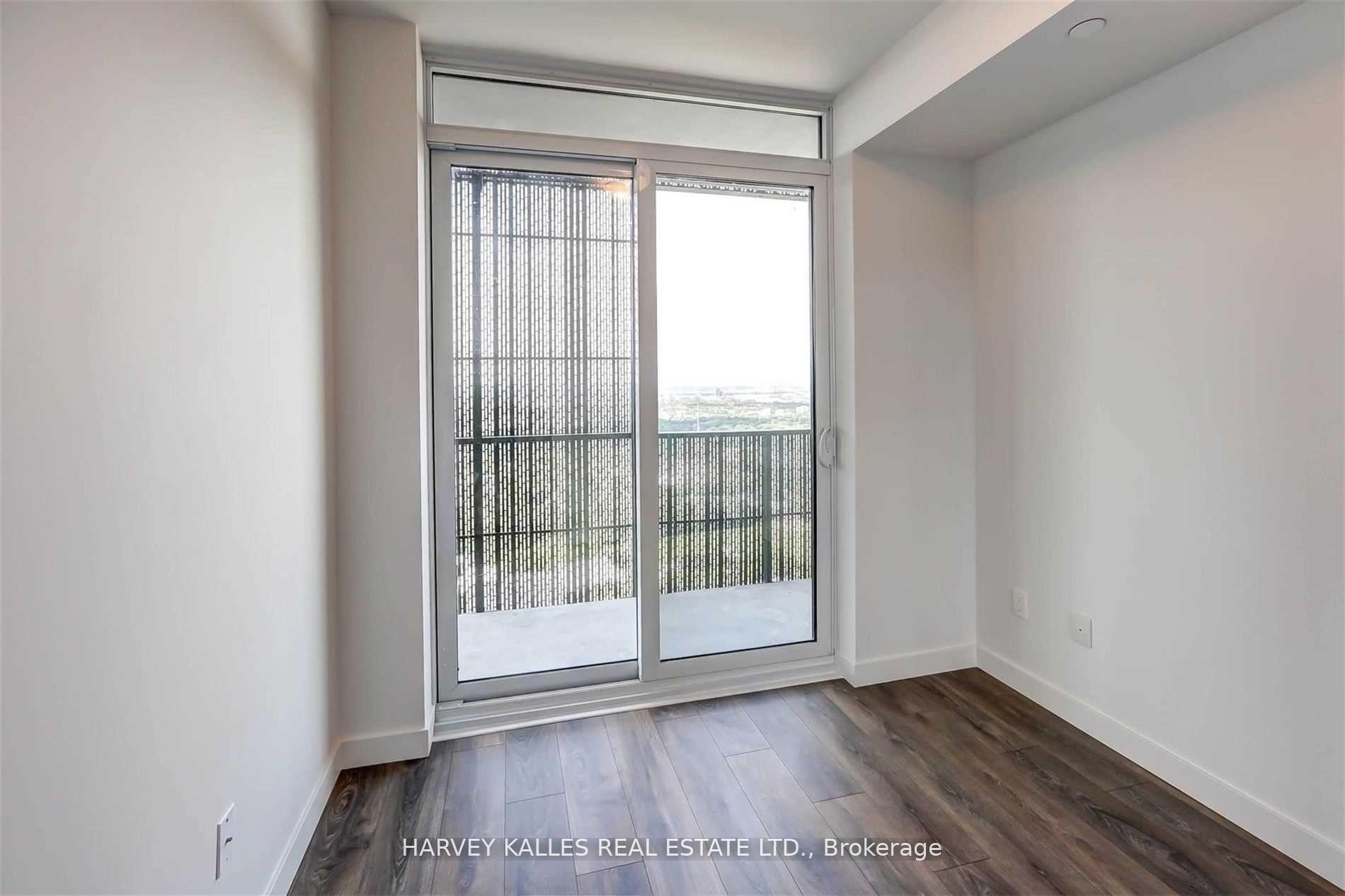 8 Eglinton Avenue E 5202, Toronto Unit: 5202