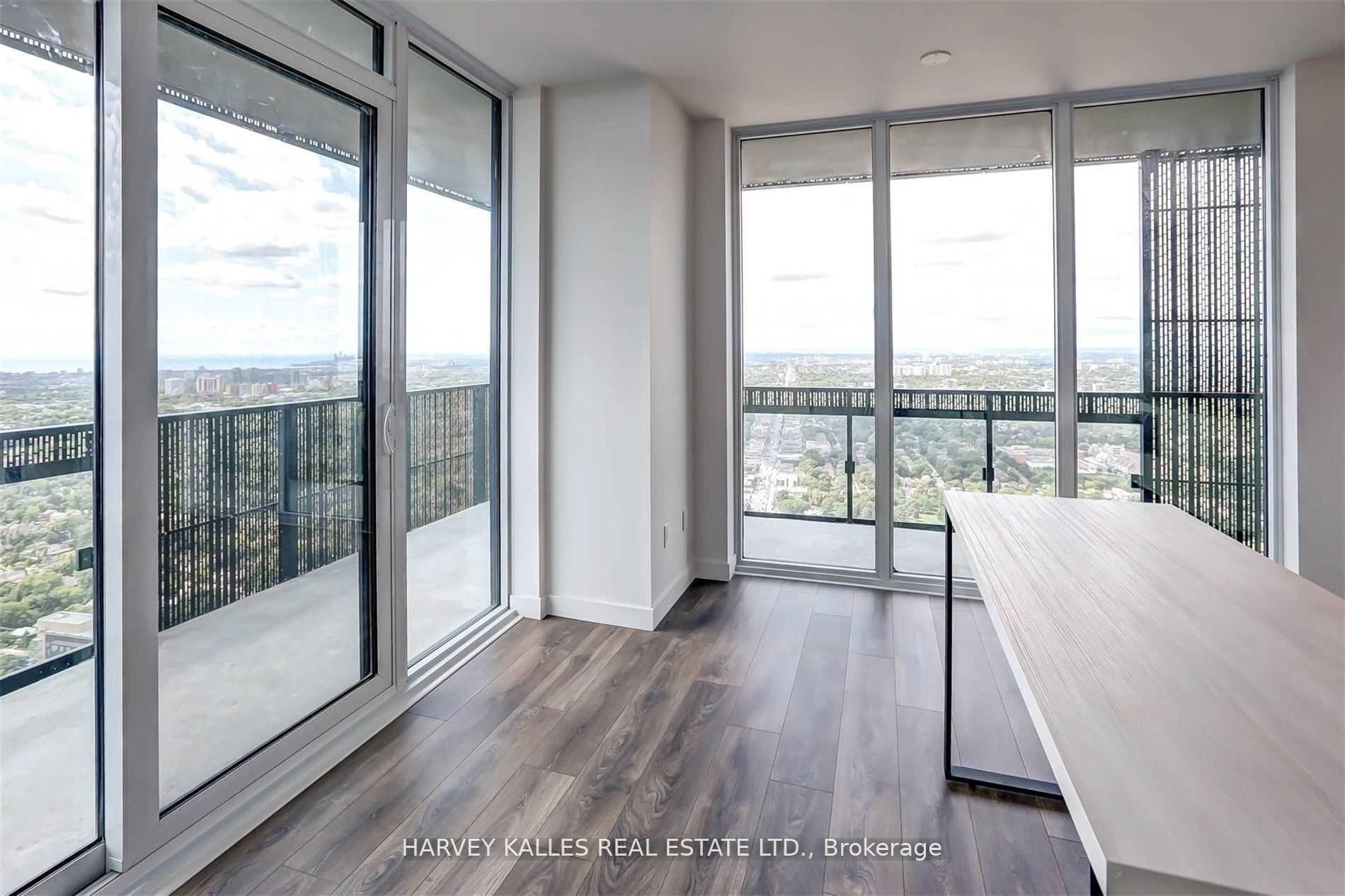 8 Eglinton Avenue E 5202, Toronto Unit: 5202